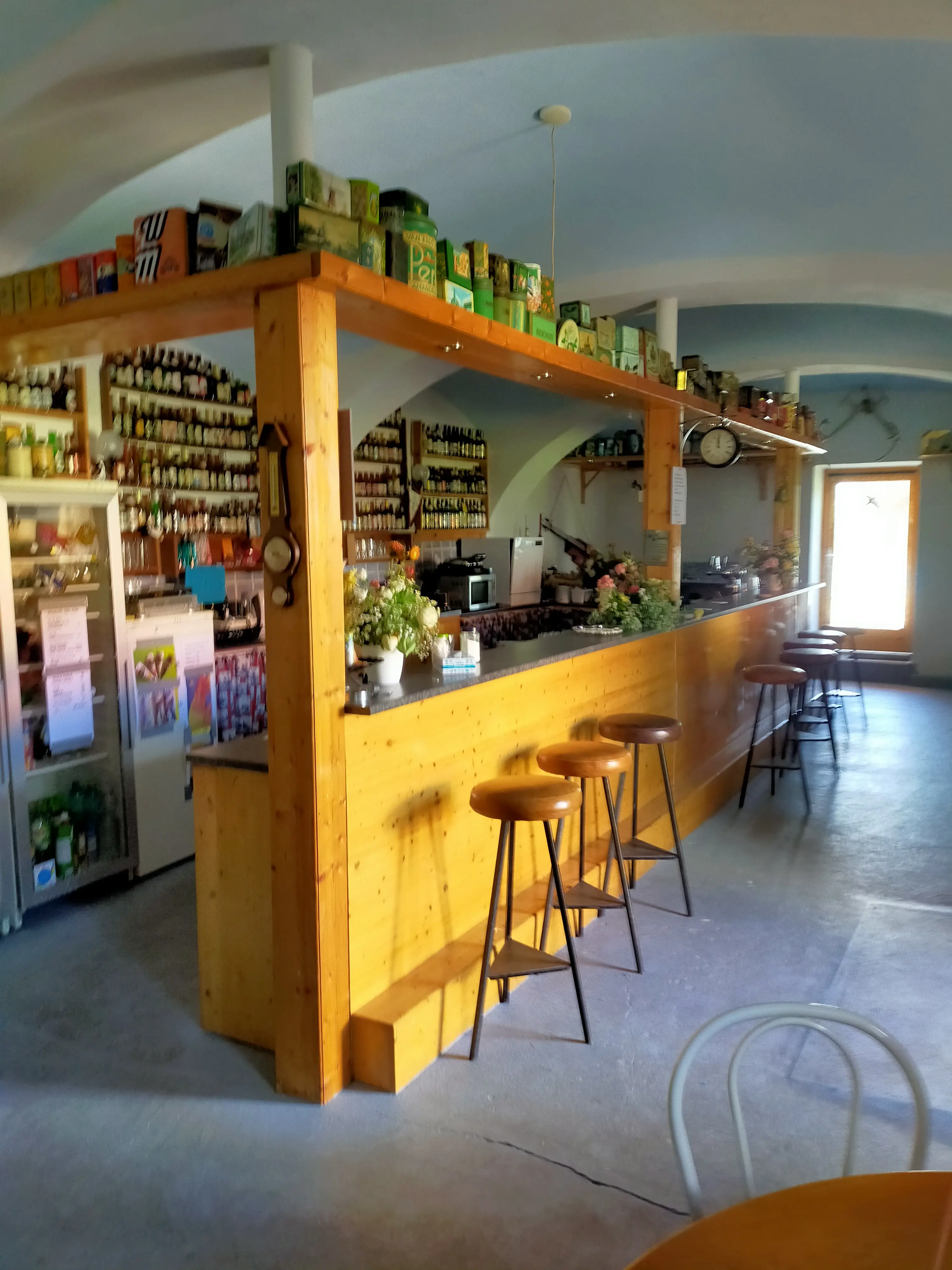 Camping zu verkaufen, Midden Bohemen, bar in de kantine, gemeenschappelijke ruimte.